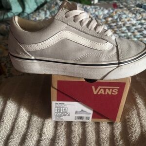 Shoe